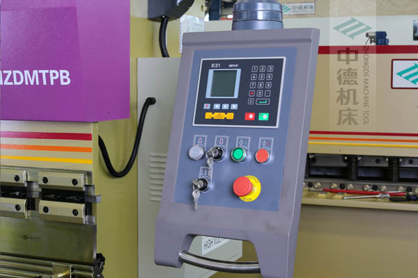 ZDP-4022机床接纳E21数控体系.jpg